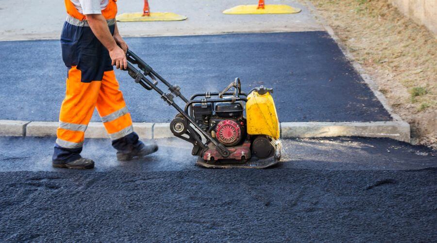 Professional gutter cleaning in Hartland, WI